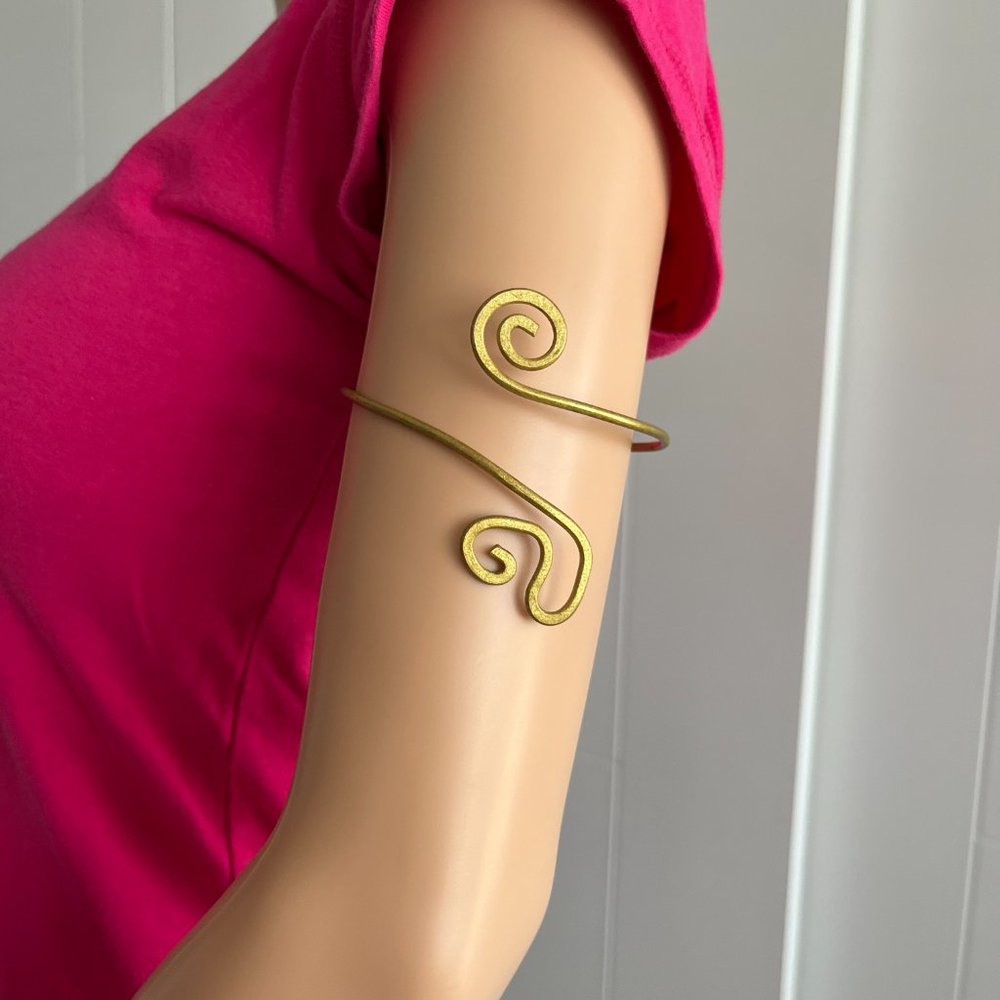 Arm - Picture 8 of 14